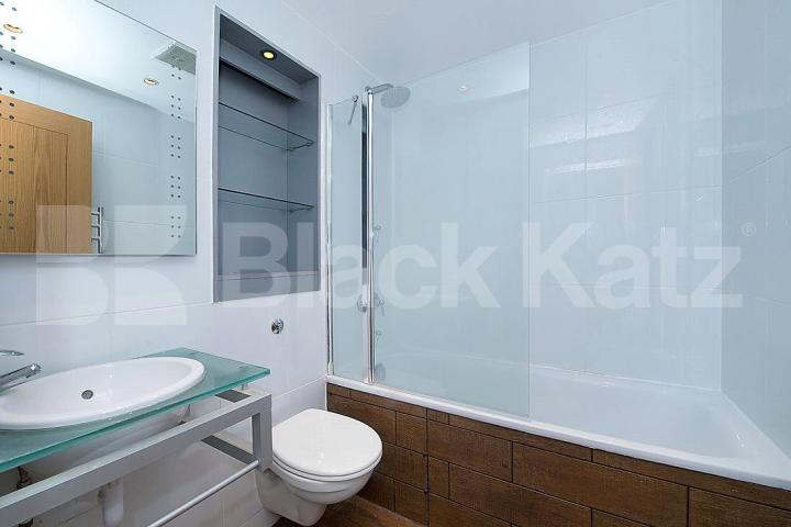 			NEW INSTRUCTION , 2 Bedroom, 1 bath, 1 reception Apartment			 Albert Embankment, Waterloo / Westminster 